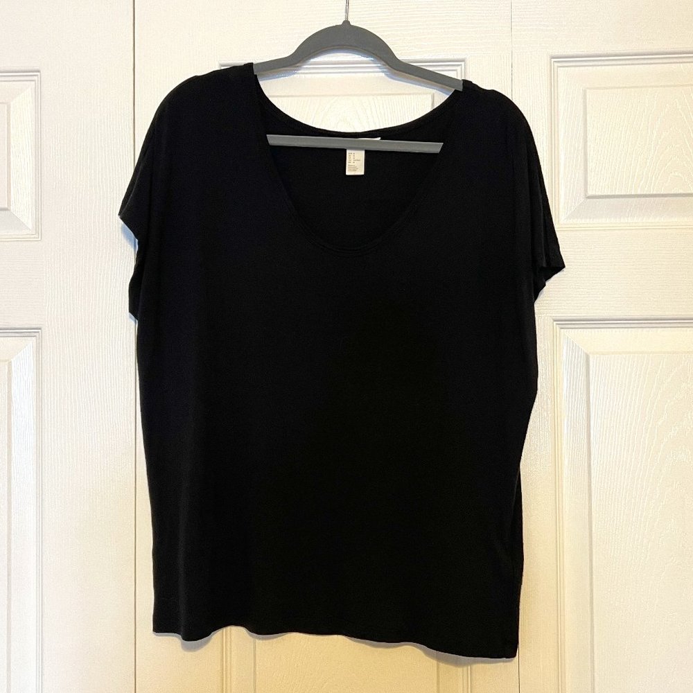 H&M Black Scoop Neck Short Sleeve Tee